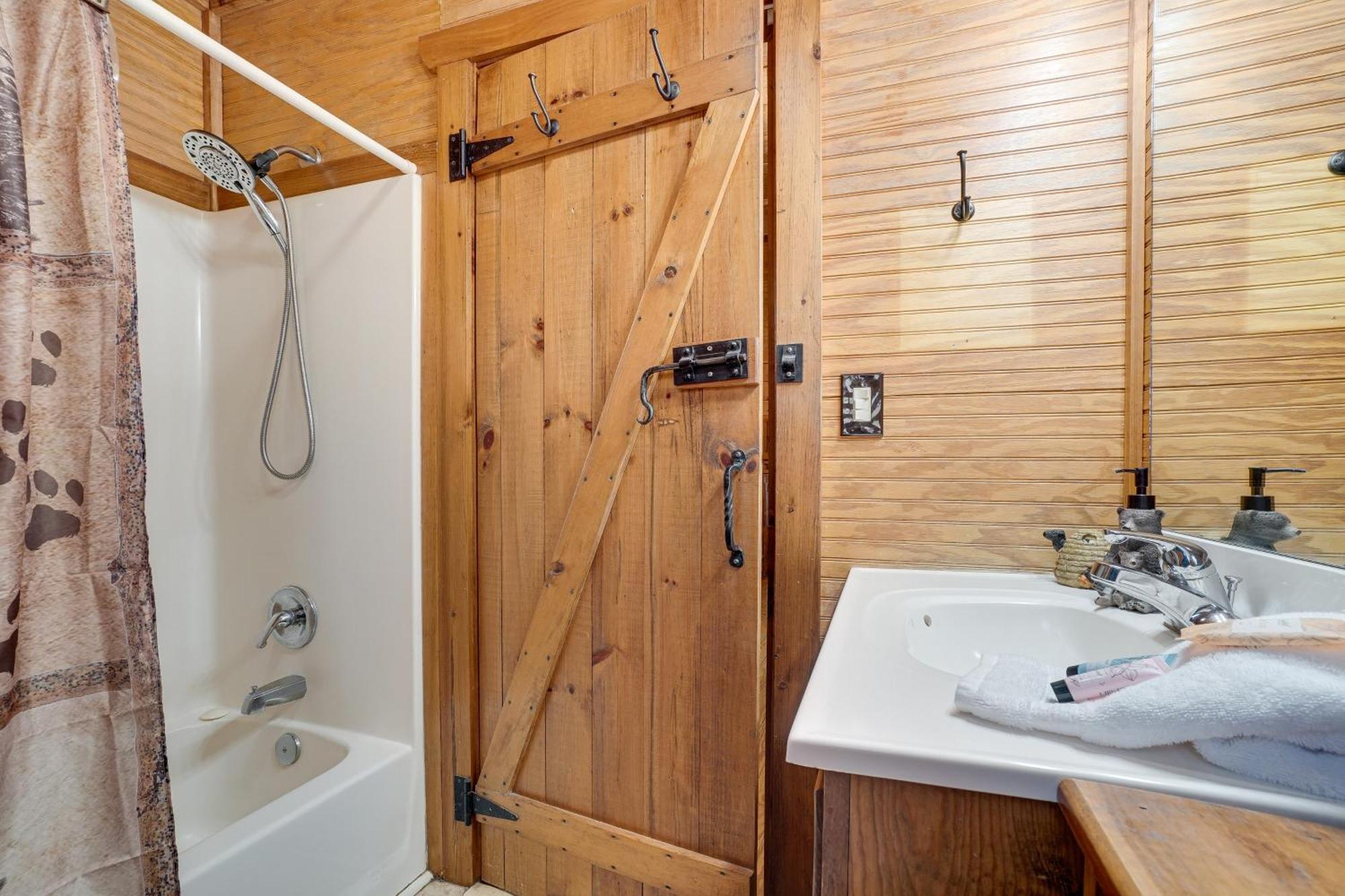 Secluded Family Retreat In Dahlonega With Hot Tub! Villa Exteriör bild